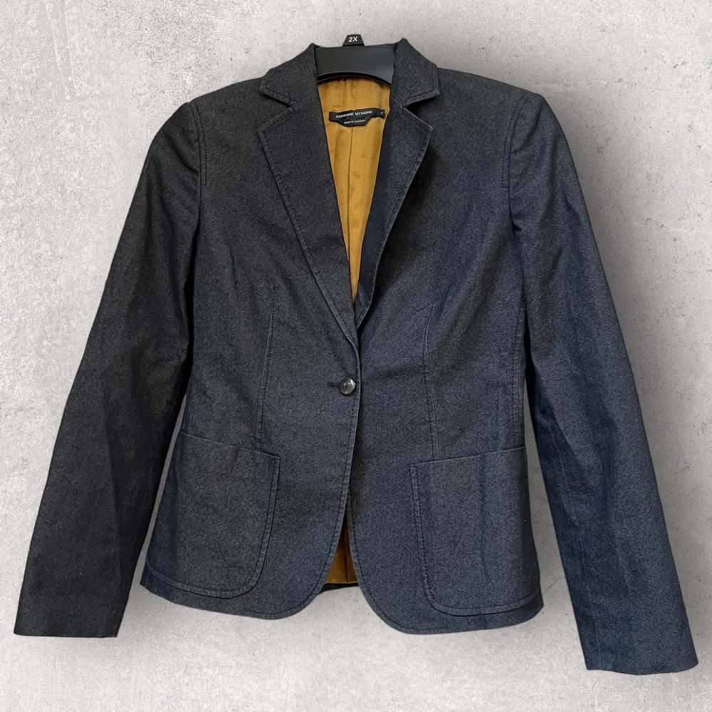 EUC - Adrienne Vittandini Womans Size 4 Blazer Dark Blue